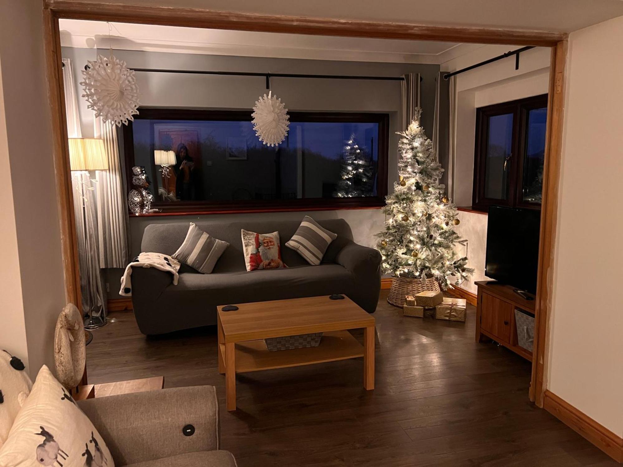 Дом отдыха 3 Bed Detached Cottage- Log Burner Mountain Views Бомарис