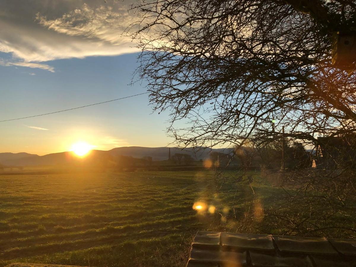 Holiday home 3 Bed Detached Cottage- Log Burner Mountain Views *