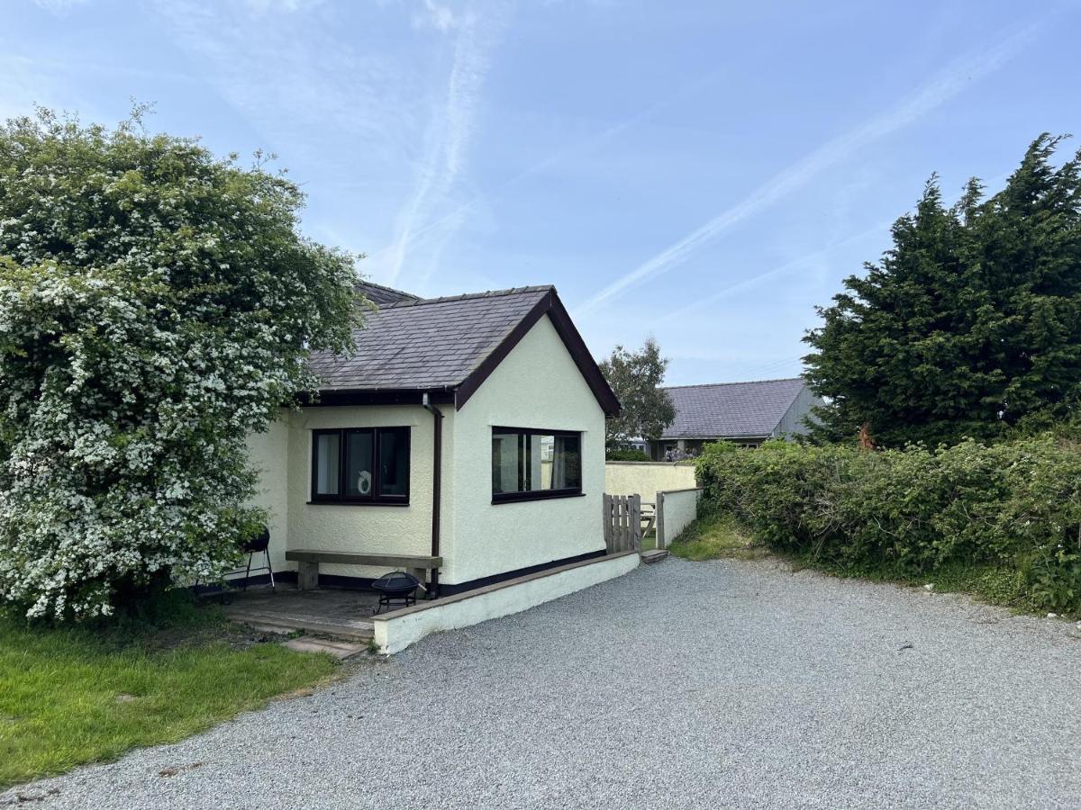 3 Bed Detached Cottage- Log Burner Mountain Views Holiday home Beaumaris