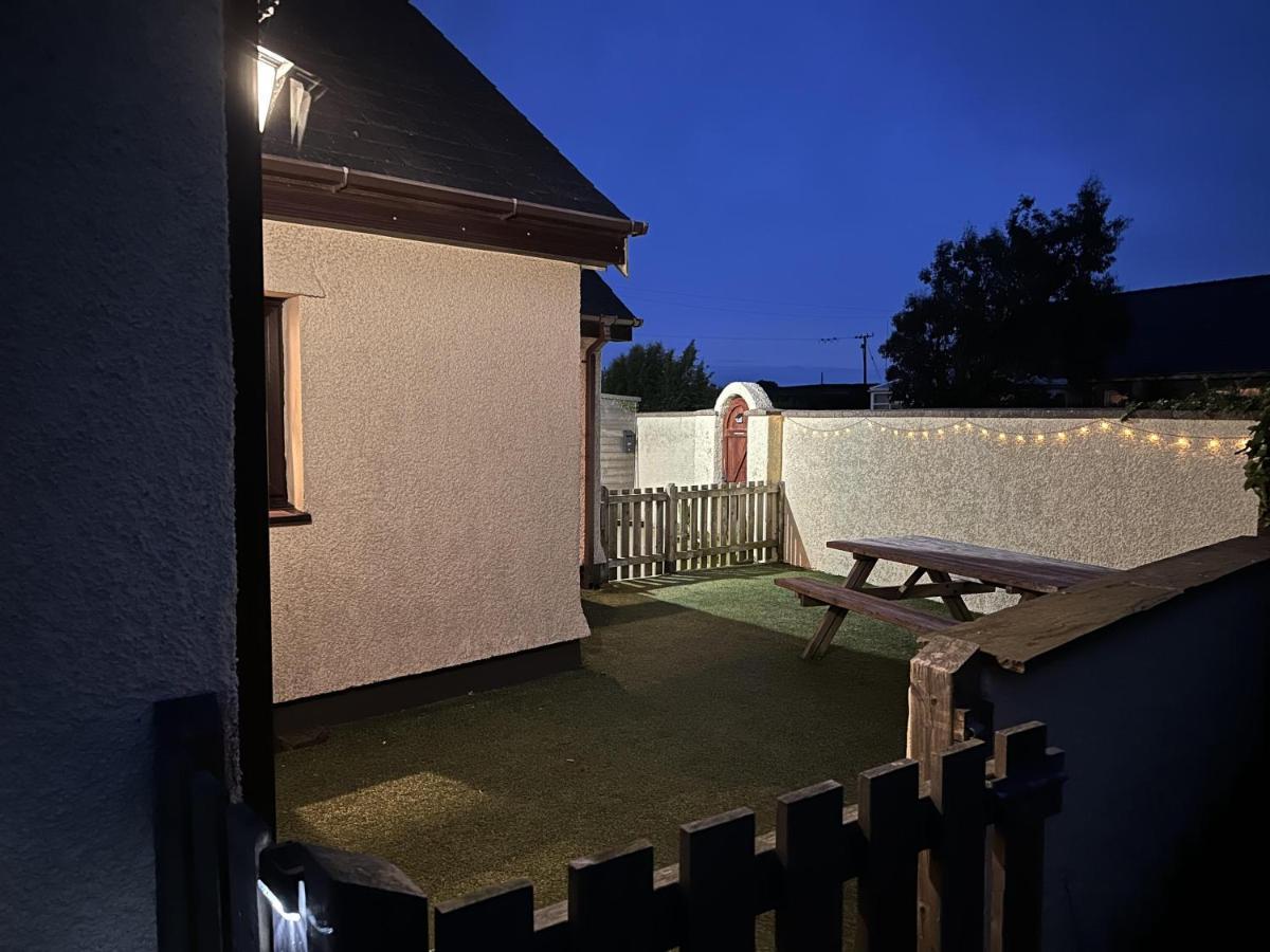 Holiday home 3 Bed Detached Cottage- Log Burner Mountain Views *