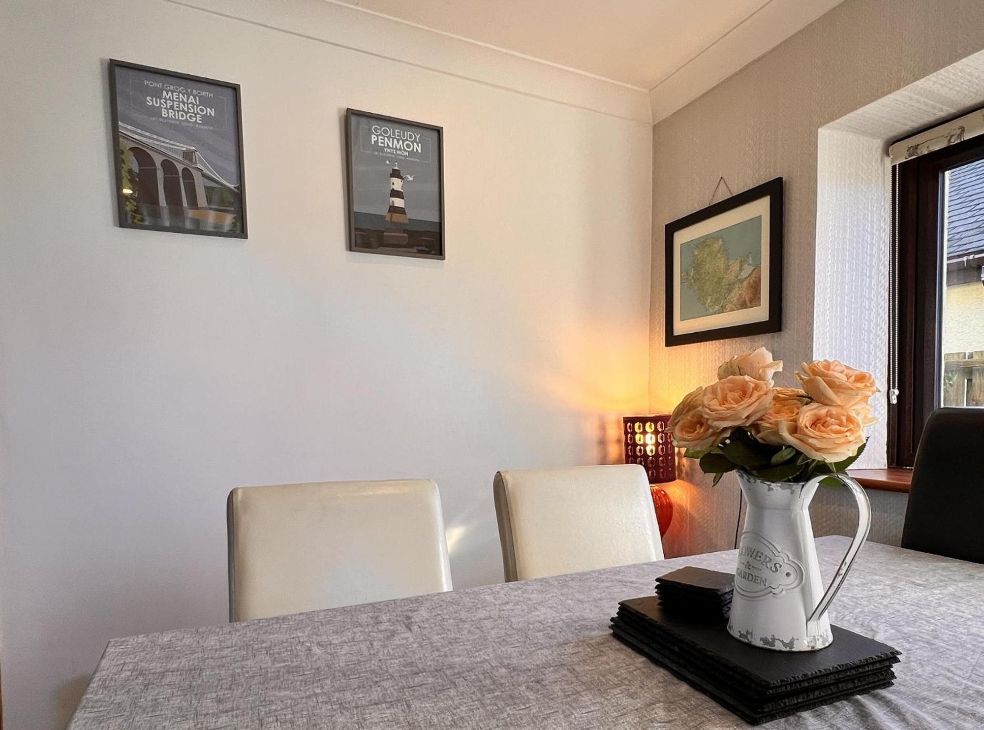 Holiday home 3 Bed Detached Cottage- Log Burner Mountain Views