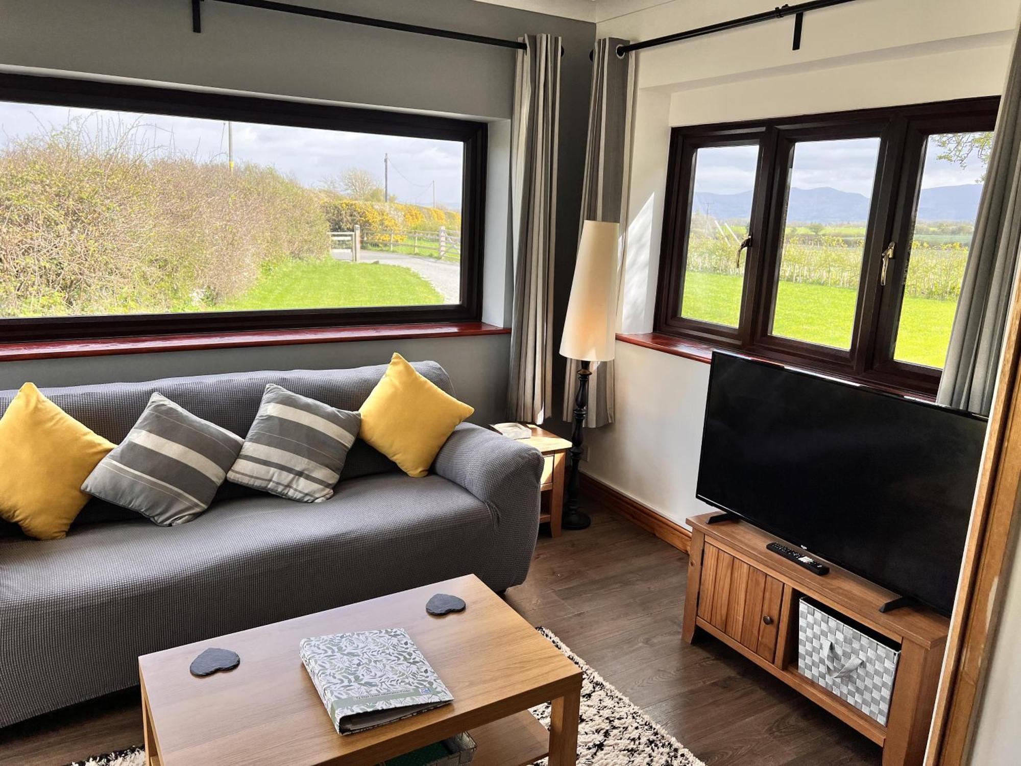 Holiday home 3 Bed Detached Cottage- Log Burner Mountain Views Beaumaris