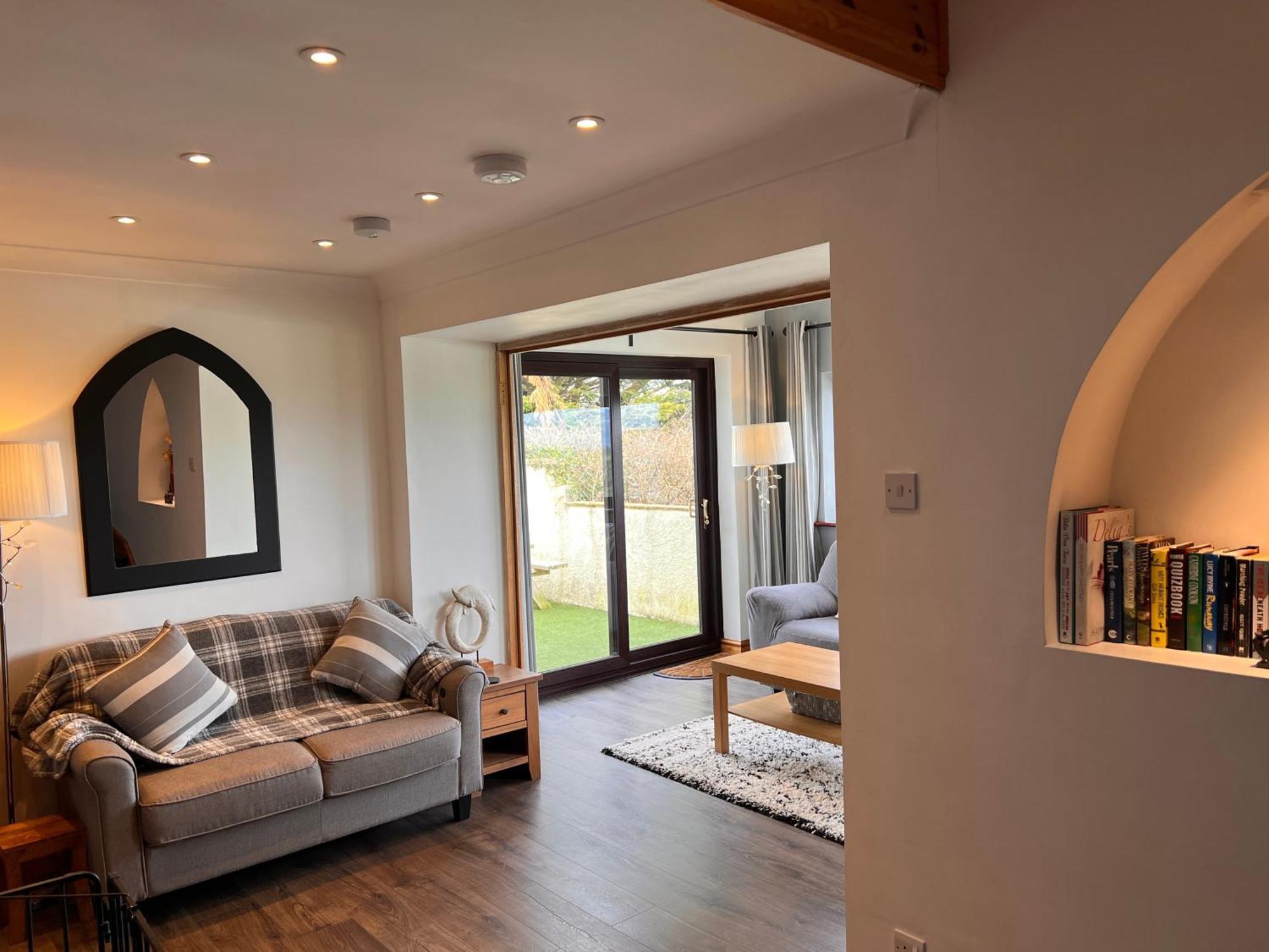 3 Bed Detached Cottage- Log Burner Mountain Views Holiday home