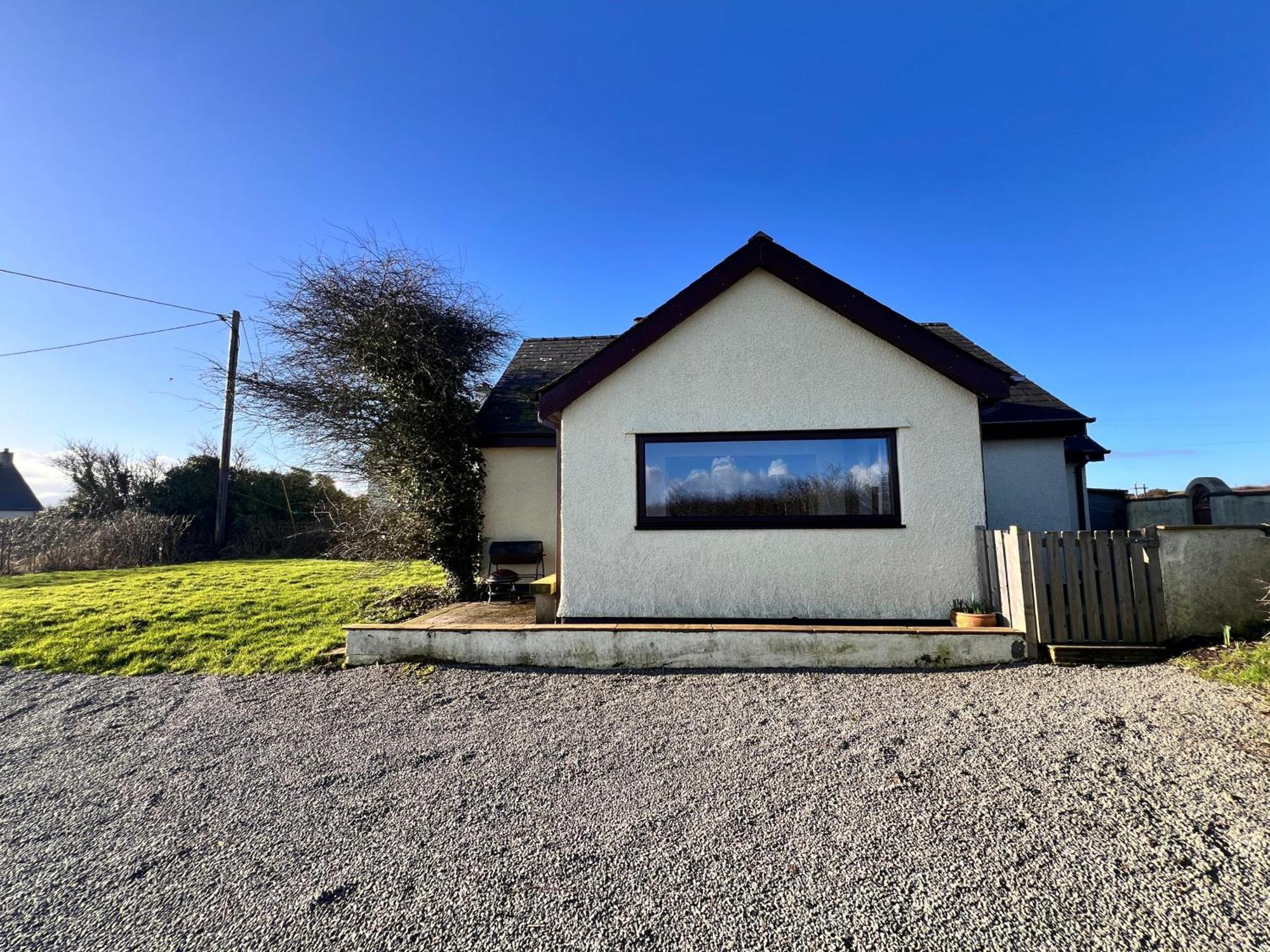 3 Bed Detached Cottage- Log Burner Mountain Views